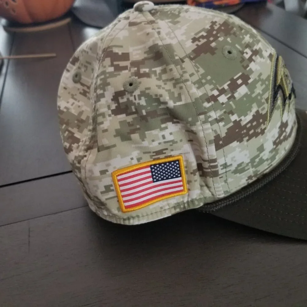 Men's Baltimore Ravens New Era Camo Salute to Service 39THIRTY Flex Hat M/L
